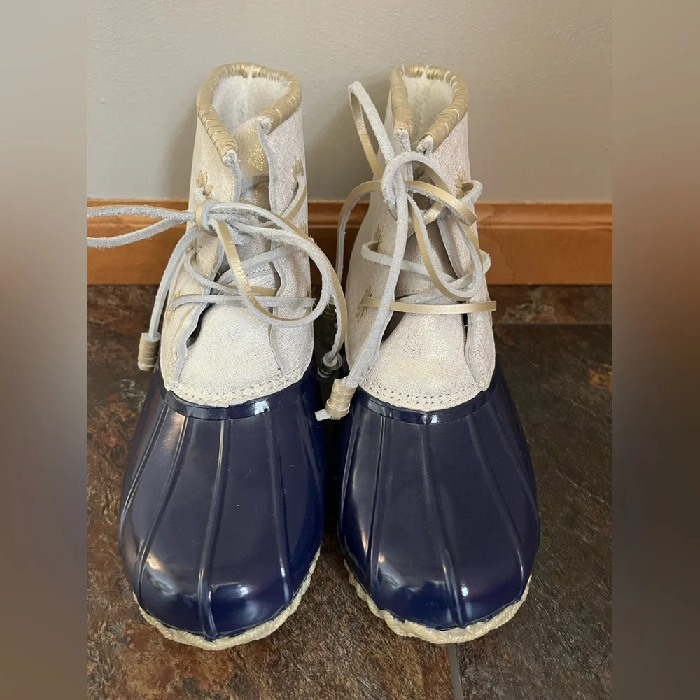Women’s Jack Rogers Chloe blue & metallic duck waterproof ankle boot. Size 9